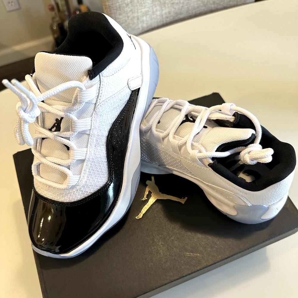 Air Jordan 11 CMFT Low (GS) - IN BOX NEVER WORN